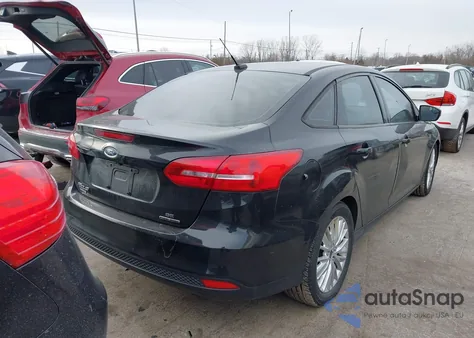 2015 Ford Focus Se z USA, uszkodzony, nr VIN 1FADP3F26FL200868